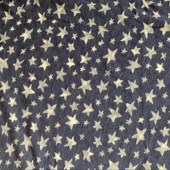 Old Navy Flowy blue star tank top - Picture 3 of 4